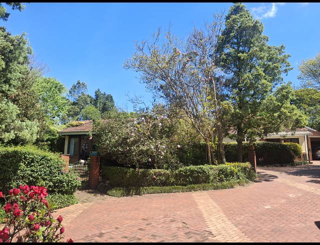 4 BEDROOM FREEHOLD FOR SALE IN HILTON CENTRAL